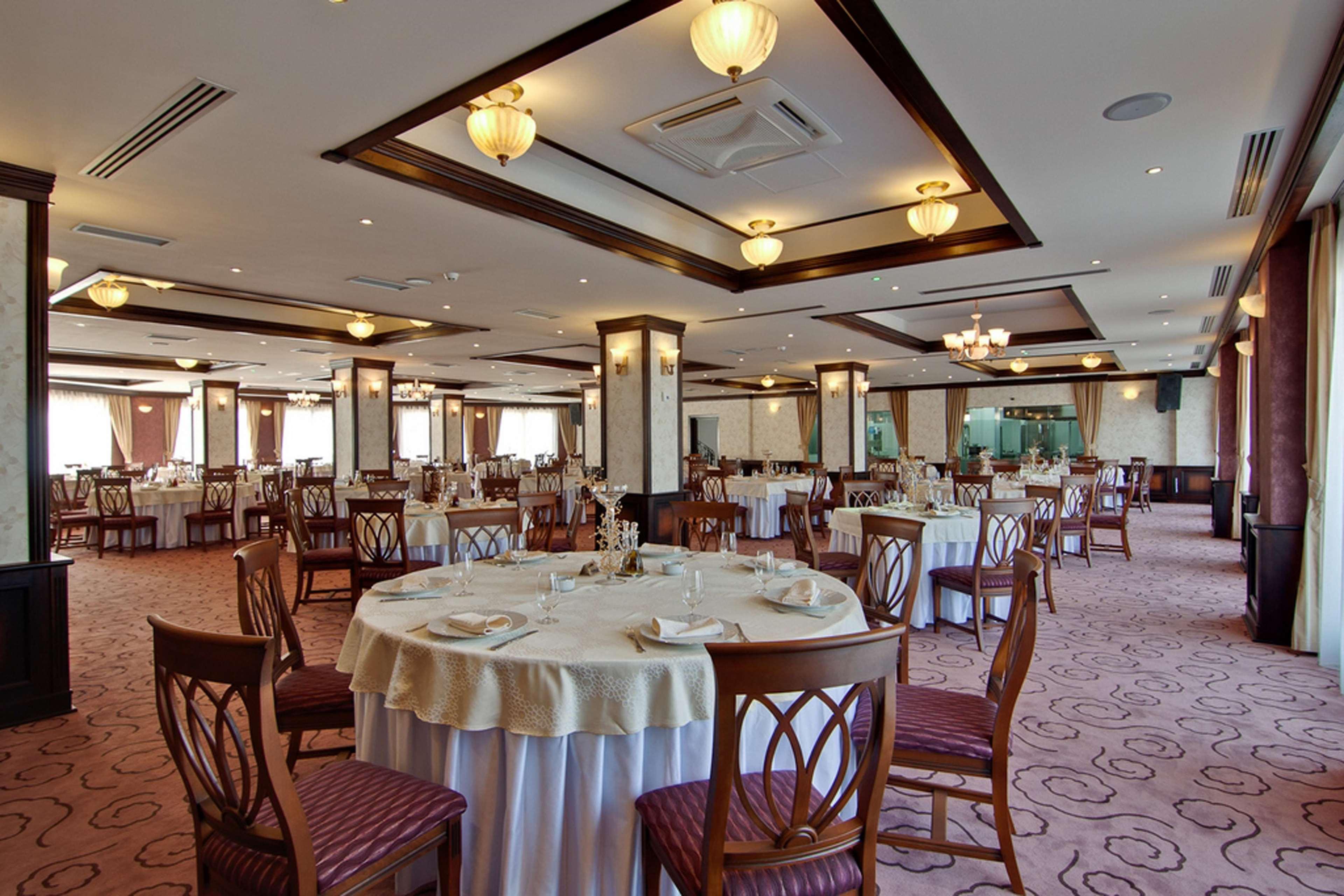 Doubletree By Hilton Hotel Sighisoara - Cavaler Экстерьер фото