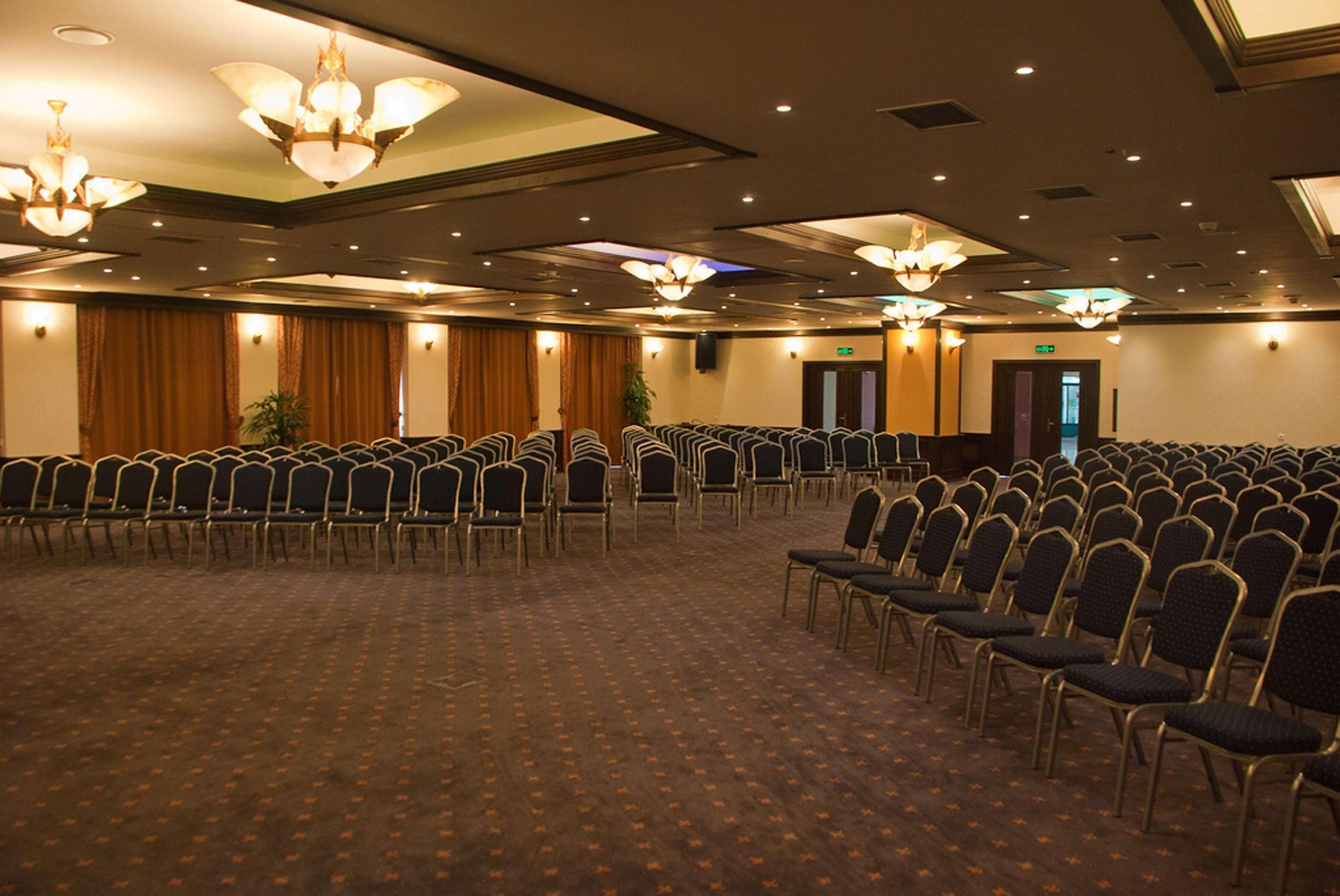 Doubletree By Hilton Hotel Sighisoara - Cavaler Экстерьер фото