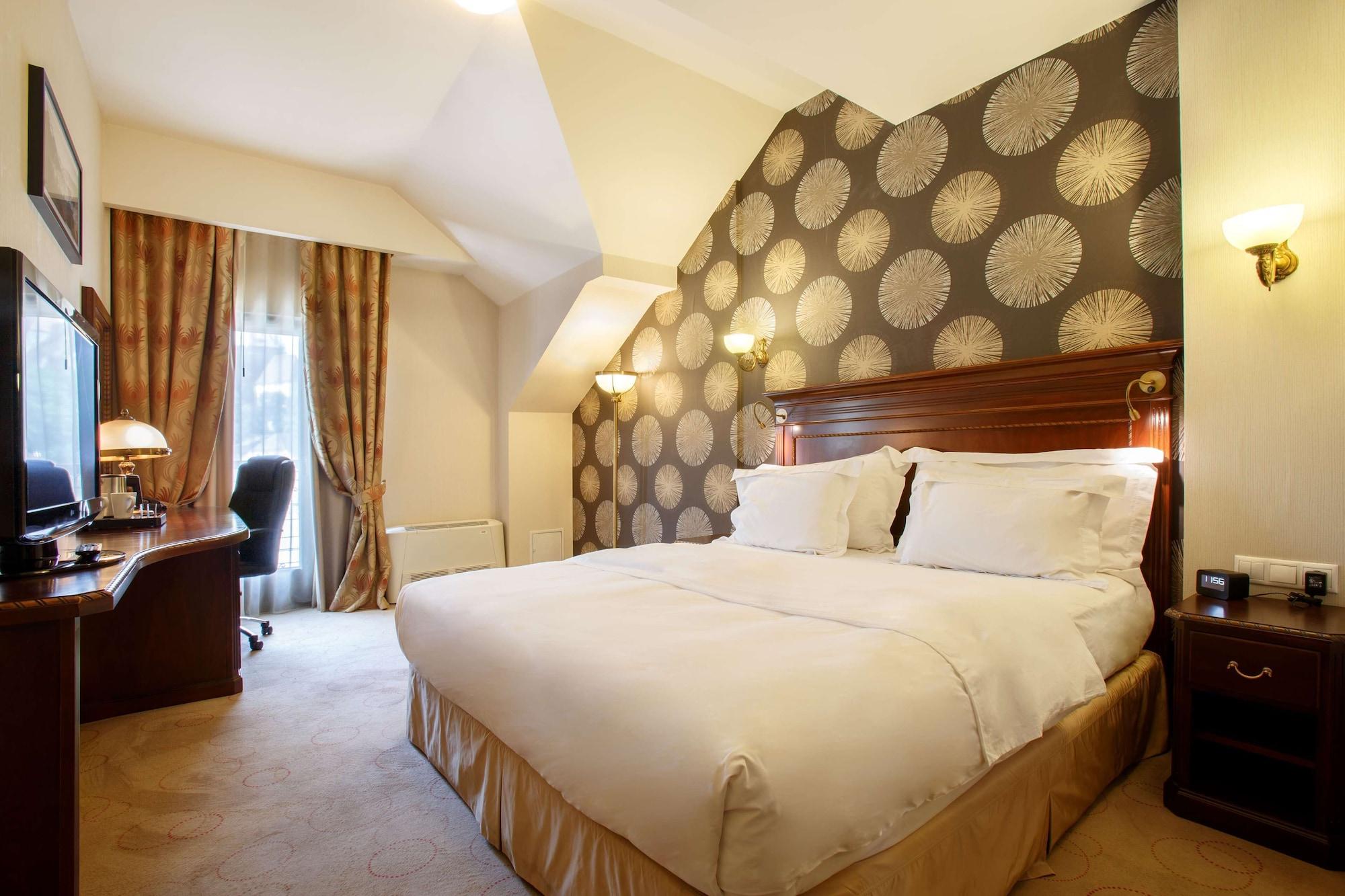 Doubletree By Hilton Hotel Sighisoara - Cavaler Экстерьер фото