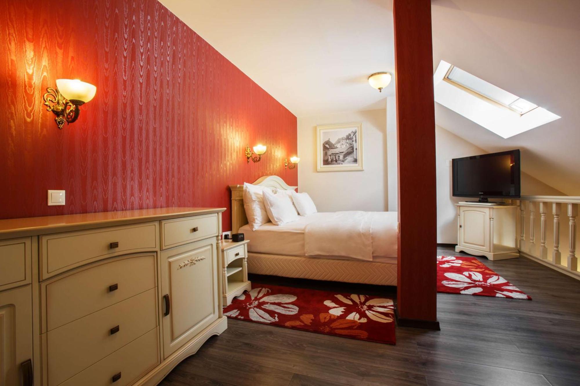 Doubletree By Hilton Hotel Sighisoara - Cavaler Экстерьер фото