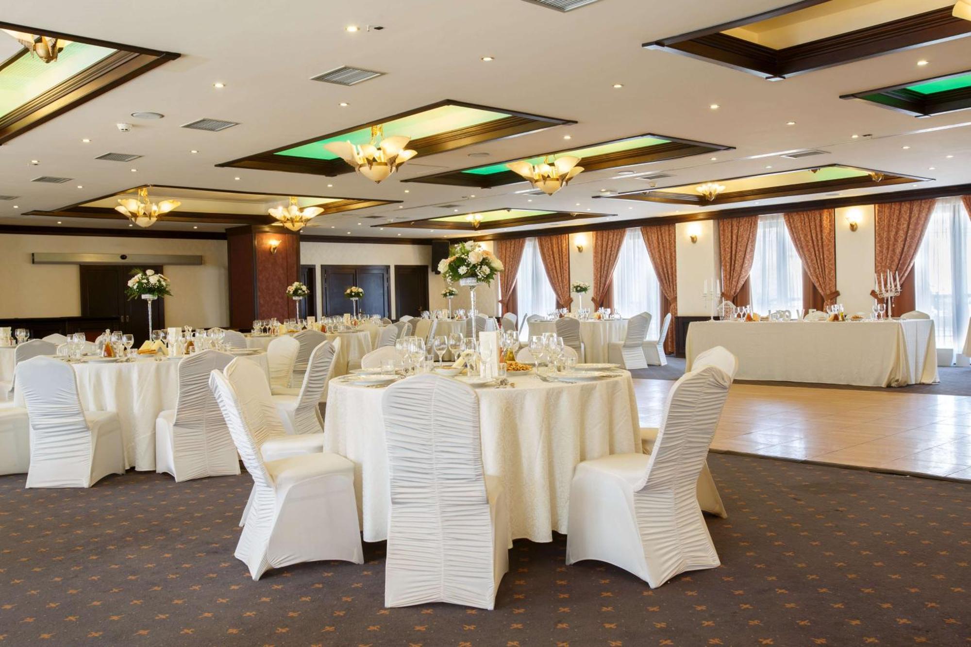 Doubletree By Hilton Hotel Sighisoara - Cavaler Экстерьер фото