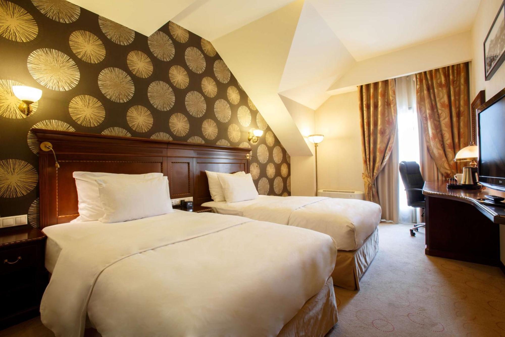 Doubletree By Hilton Hotel Sighisoara - Cavaler Экстерьер фото