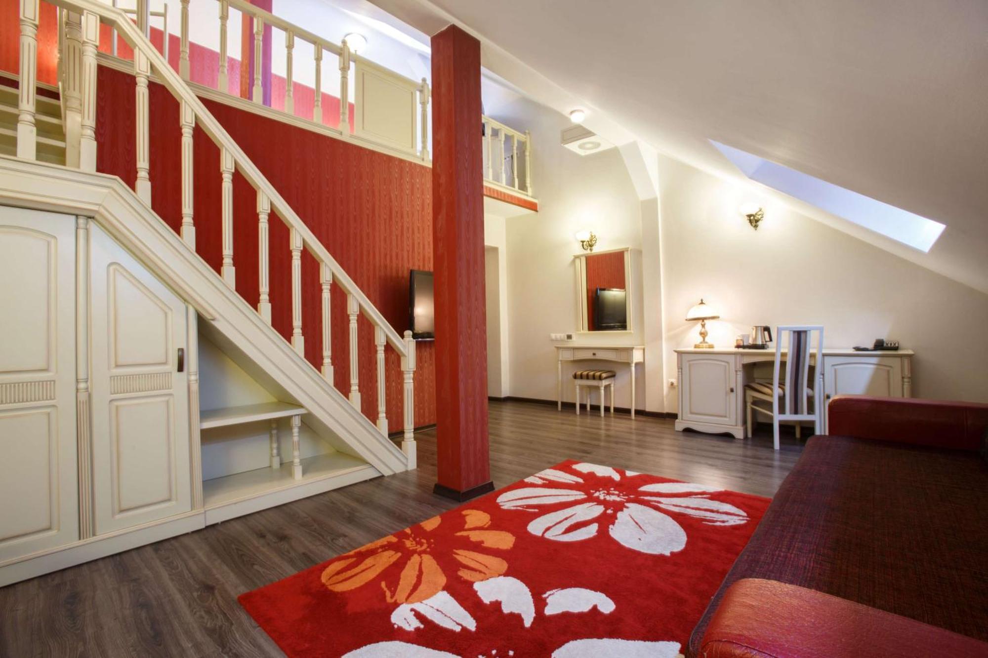 Doubletree By Hilton Hotel Sighisoara - Cavaler Экстерьер фото