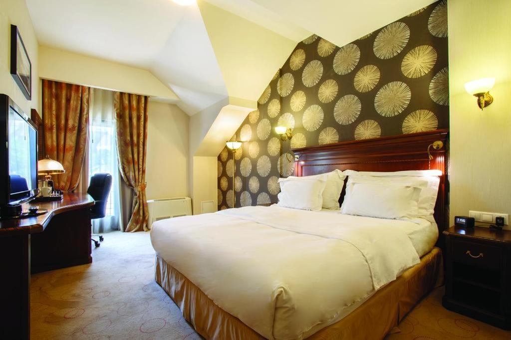 Doubletree By Hilton Hotel Sighisoara - Cavaler Экстерьер фото
